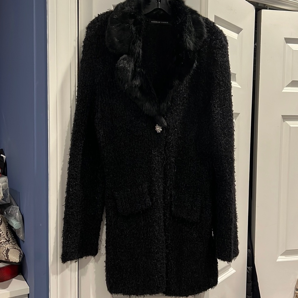 Woman black Michelle Nicole jacket with fur color